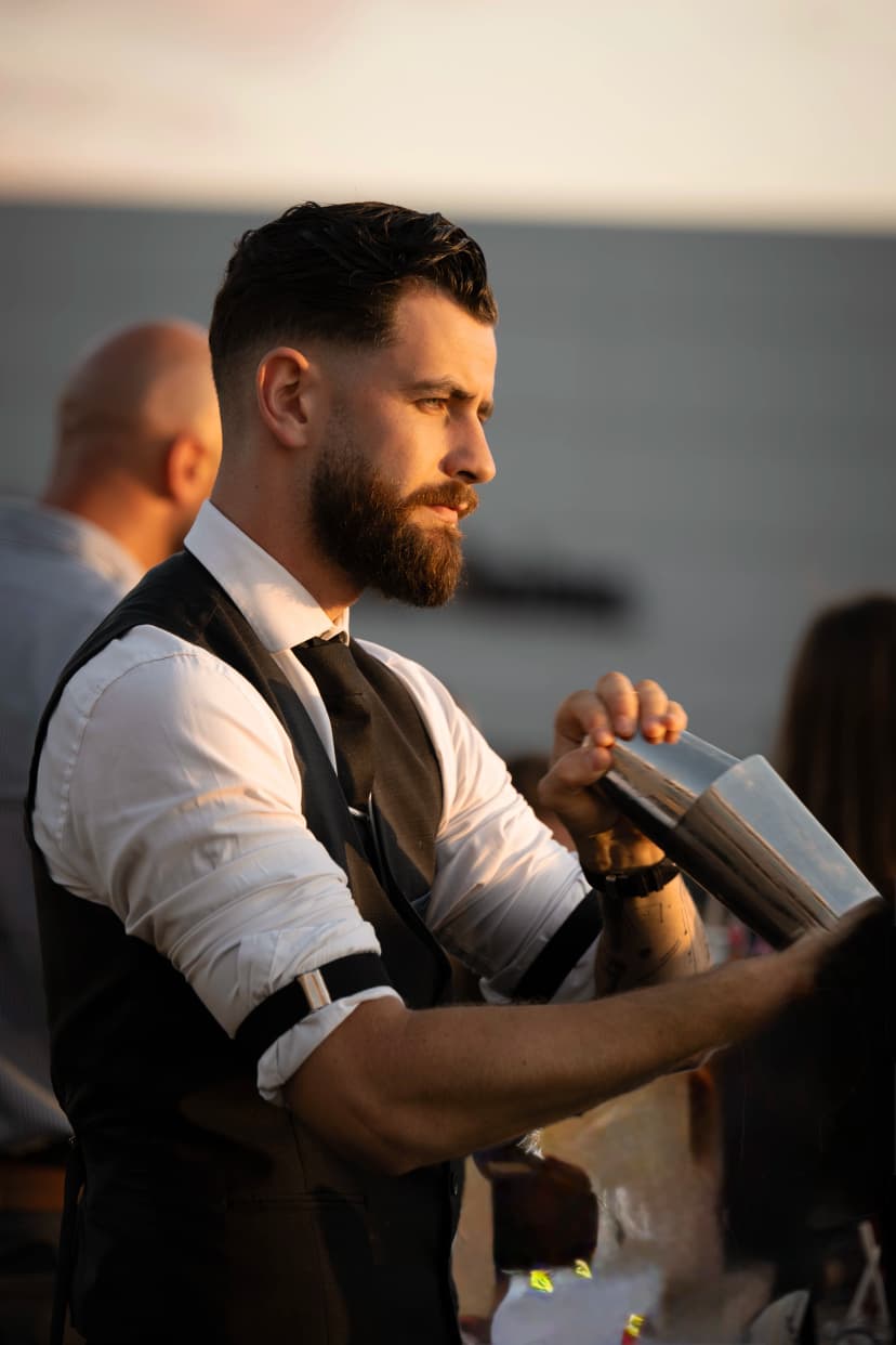 Jonathan Scialom - Beluvia Bar